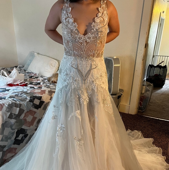 Wedding Dress - Picture 4 of 5